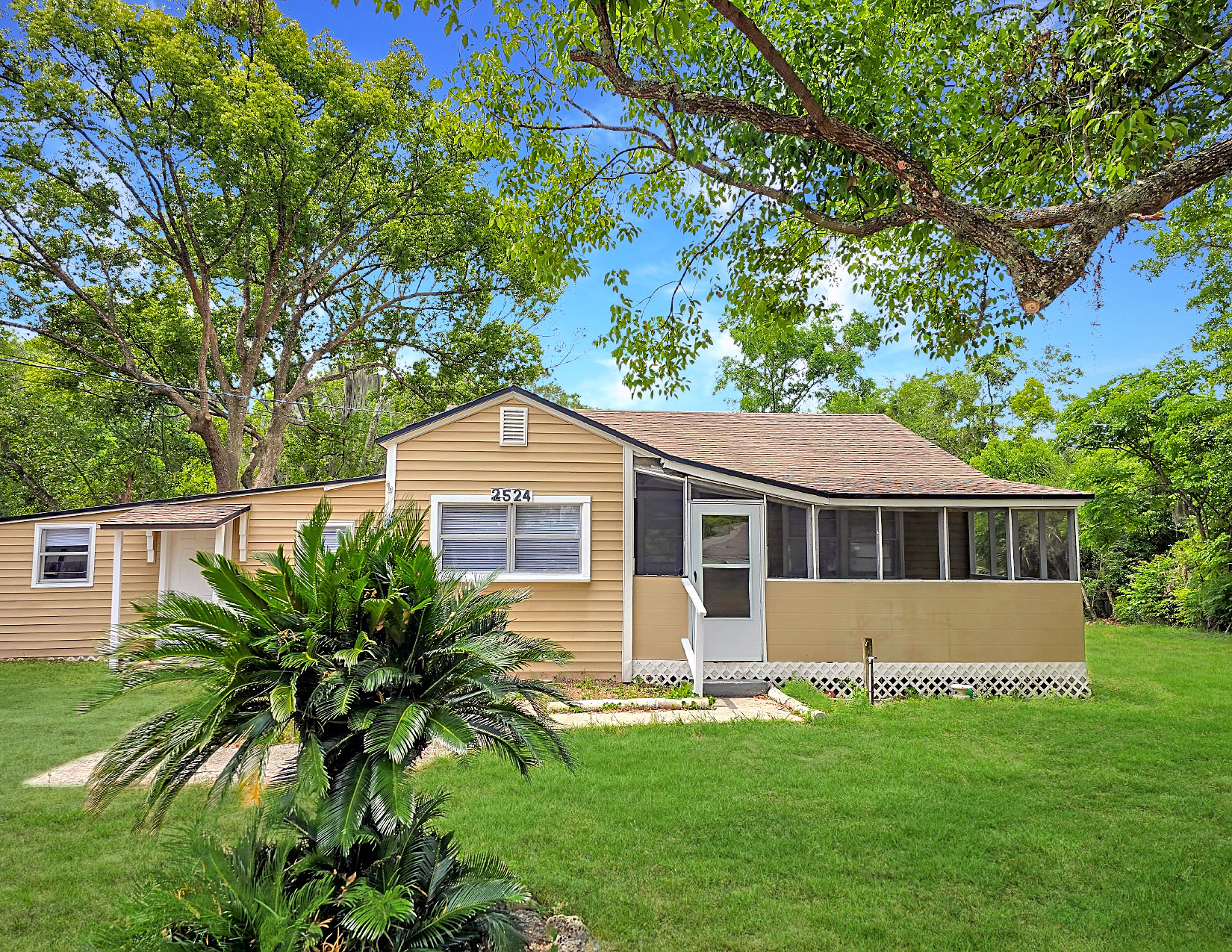 2524 Forest Boulevard